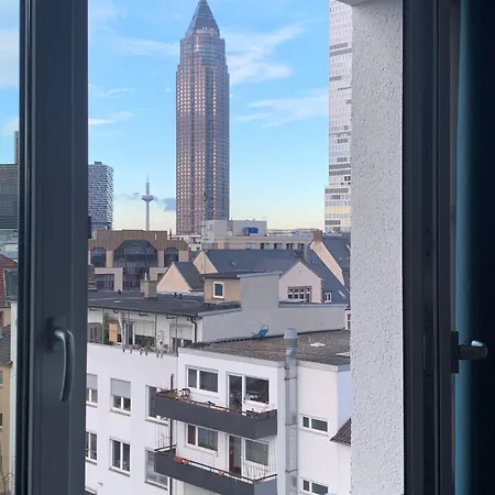 Mooncity & Boardinghouse מלון *