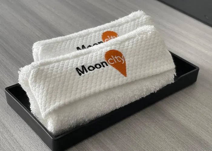 Mooncity & Boardinghouse *