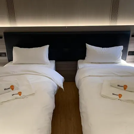 Hotel Mooncity & Boardinghouse