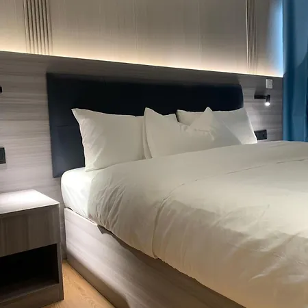 Mooncity & Boardinghouse Hotell *