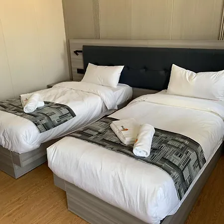 Mooncity & Boardinghouse *