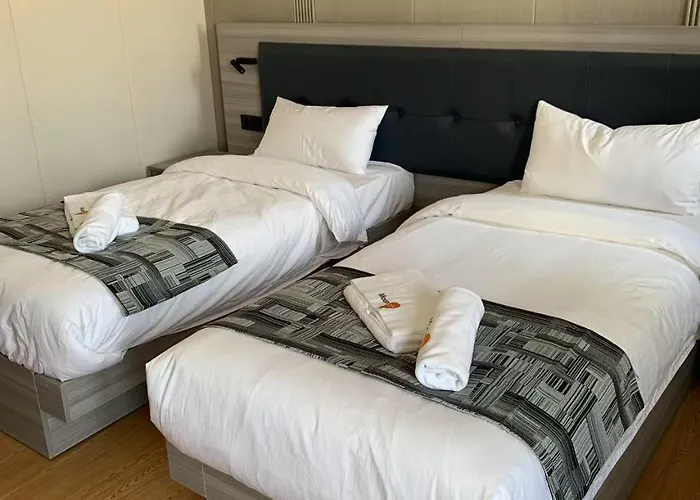 Mooncity & Boardinghouse *