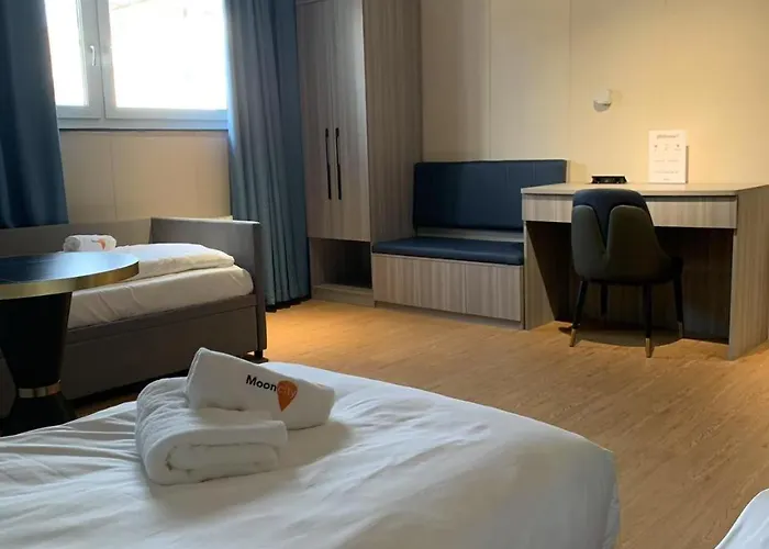 Hotel Mooncity & Boardinghouse