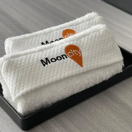 Mooncity & Boardinghouse *