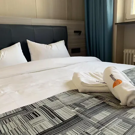 Mooncity & Boardinghouse Hotel Frankfurt nad Mohanem