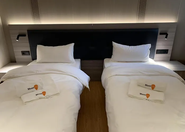 Hotel Mooncity & Boardinghouse