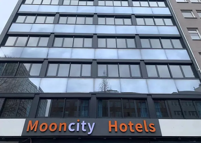 Mooncity & Boardinghouse 酒店